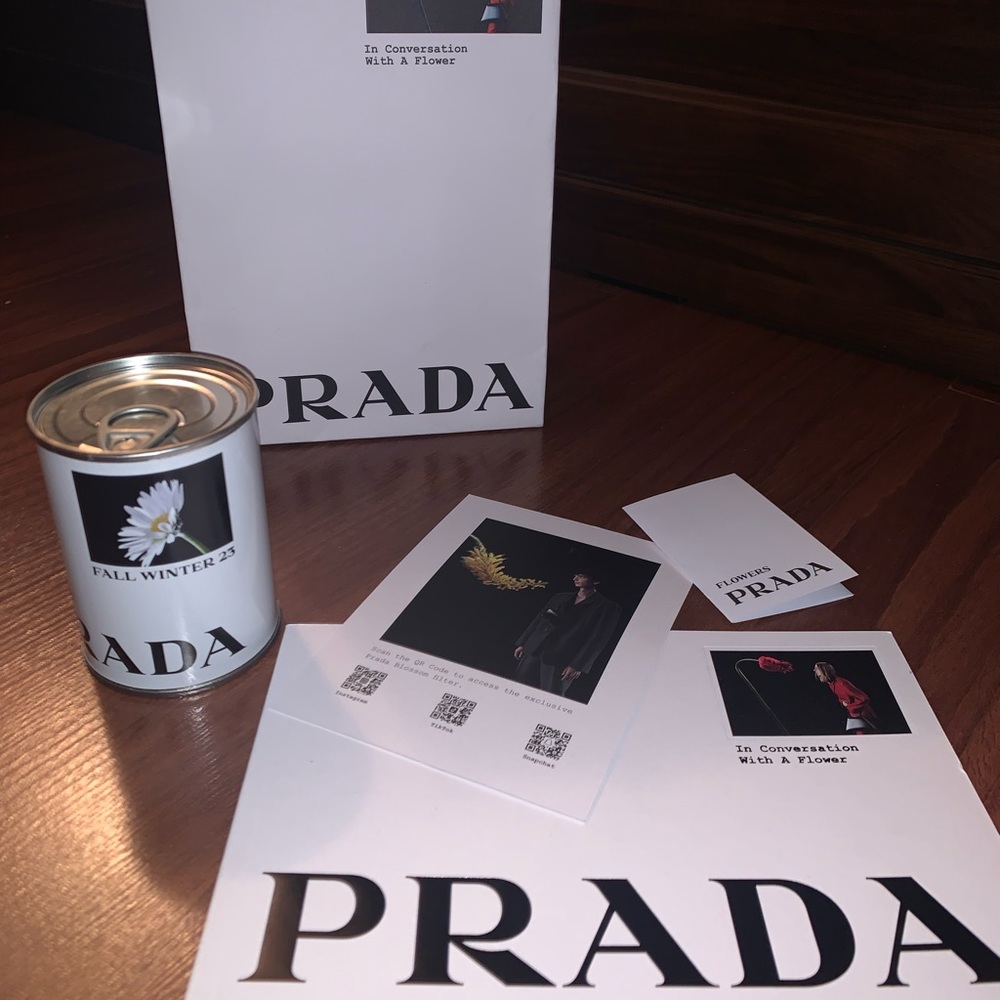 Prada Flowers Daisy